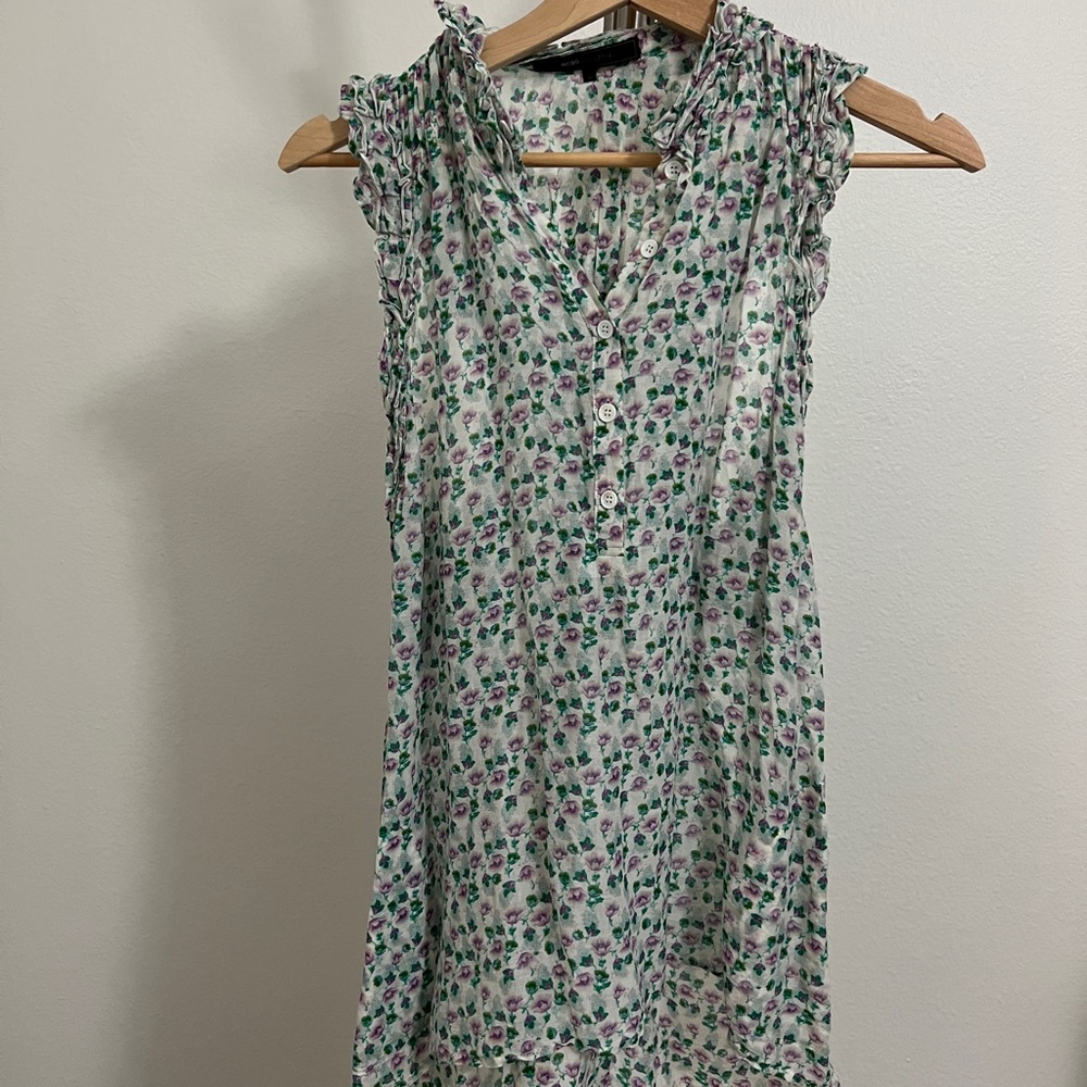 Bcbg cute sleeveless top